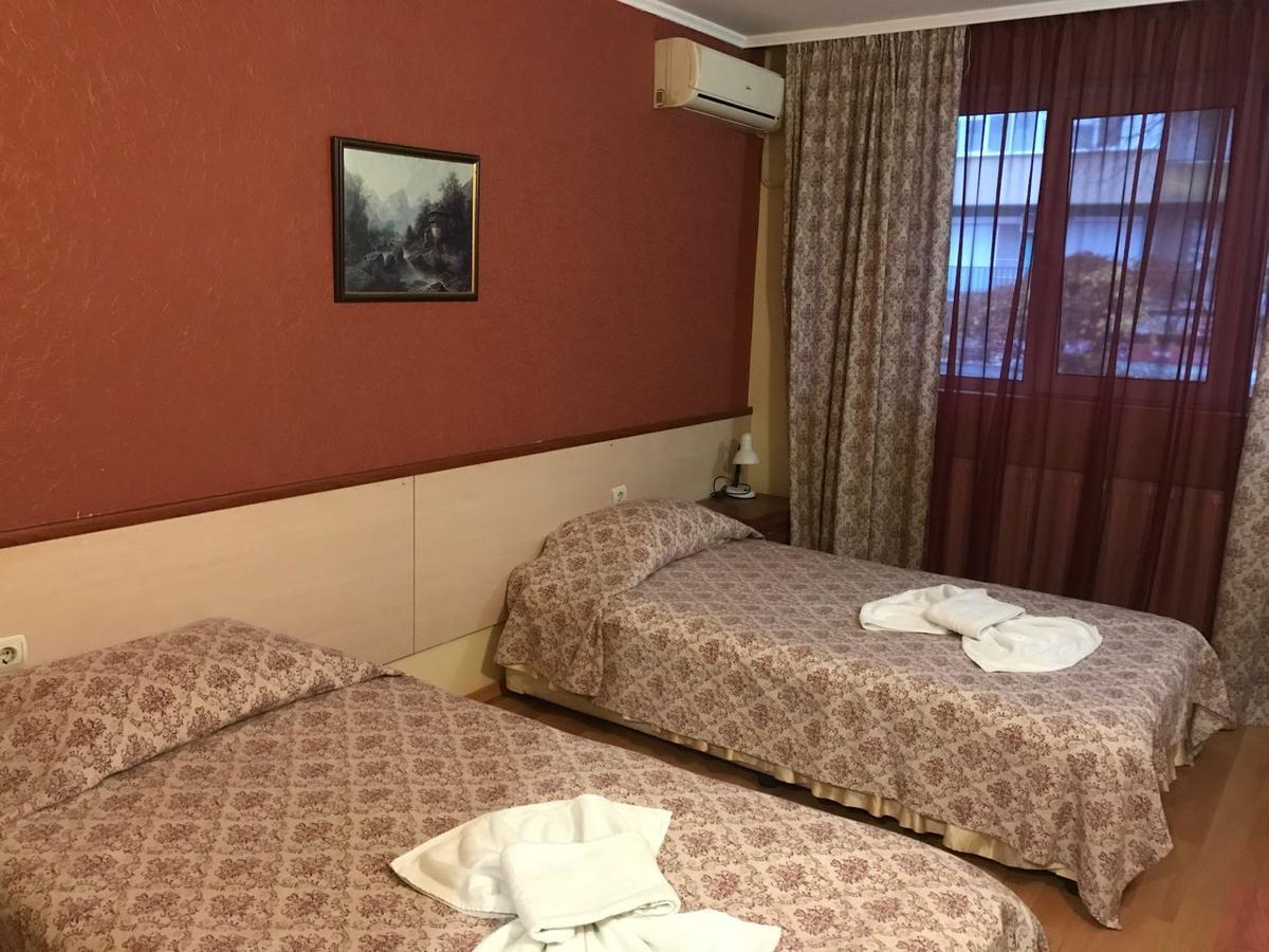 Hotel Triumph Nova Zagora Ngoại thất bức ảnh